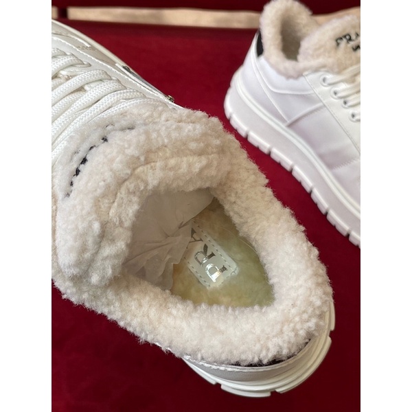 Giày thể thao nữ sneaker mùa đông lót lông ấm áp Prada 2022 cao cấp