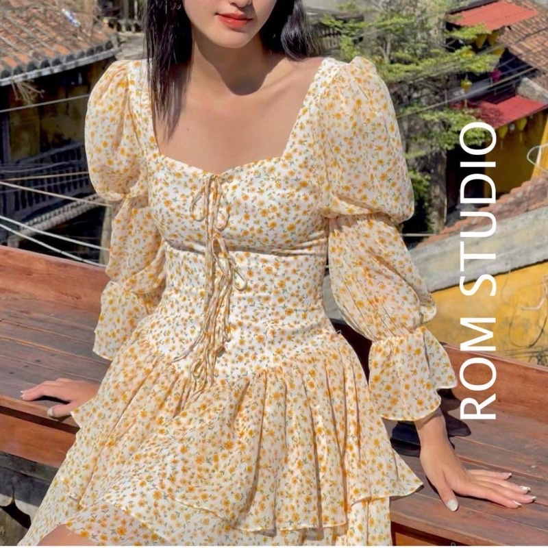 Đầm tầng xoè tay bồng cổ vuông thắt nơ voan hoa vàng Cali Cala Dress
