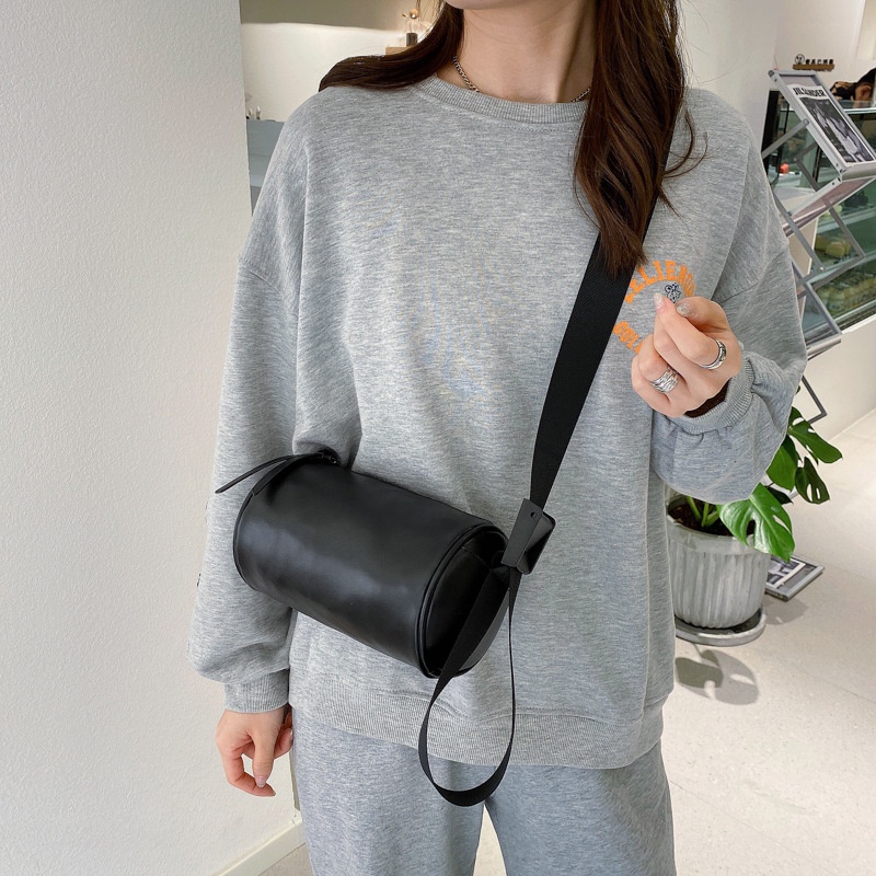 Túi Đeo Vai Hình Trụ Chất Liệu Da Mềm Phong Cách hip hop Thời Trang Mùa Xuân 2022 Cho Nam Và Nữ