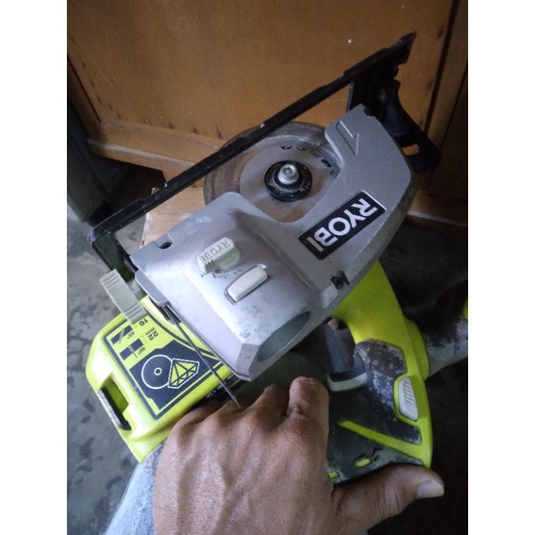 Thanh lí cắt bàn ryobi 18v