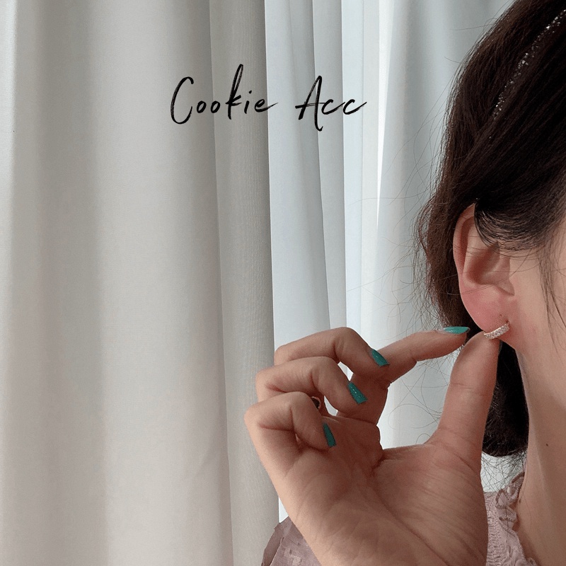 Bông tai nữ titan Doris tròn viền nửa vòng đá Gold / Silver / Rose Gold E1-405