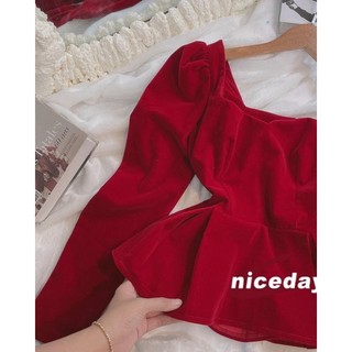 Áo nhung đỏ cổ u dáng xòe