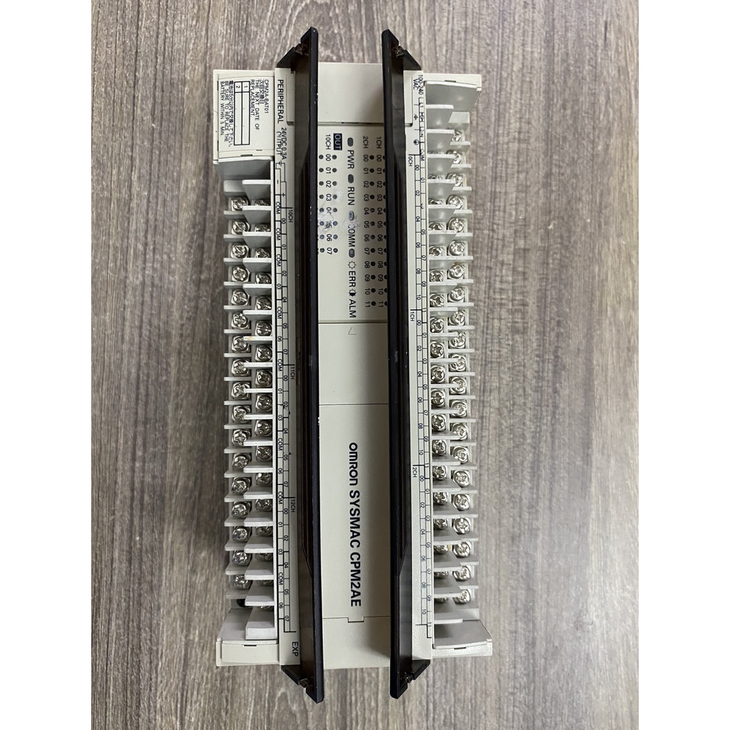 PLC  OMRON CPM2AE-60CDR-A  nguồn 220VAC ngõ ra RELAY  60 I/O tháo máy