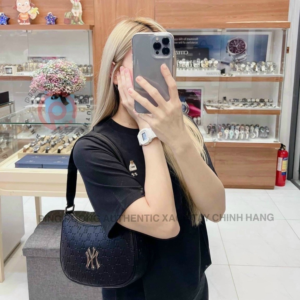 Túi MLB kẹp nách chất da dày dặn form siêu nét,ngăn rộng rãi thích hợp đi chơi đi làm