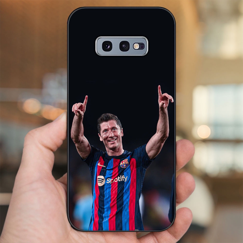 Ốp lưng Samsung S10e viền đen in hình Lewandowski Barcelona Bayern Munich