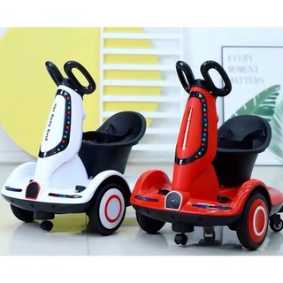 Xe xoay 360 độ cho bé có điều khiển từ xa