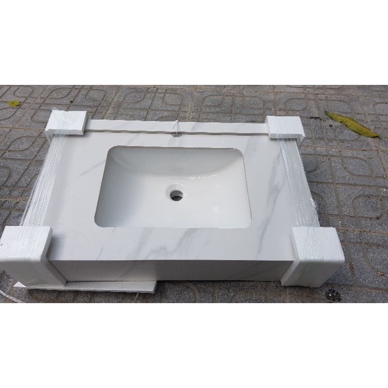 Bàn đá chống xước âm 1 tầng