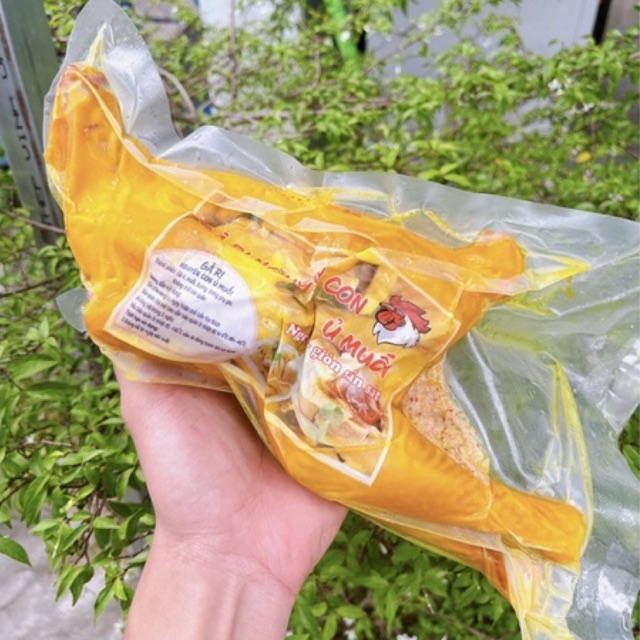 GÀ Ủ MUỐI NGUYÊN CON KHÔNG ĐẦU (con trên 1kg, thịt dai,da giòn)