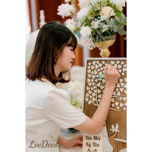 TRANH GỖ KÝ TÊN DẠNG CÂY- IN HÌNH CÔ DÂU- CHÚ RỂ