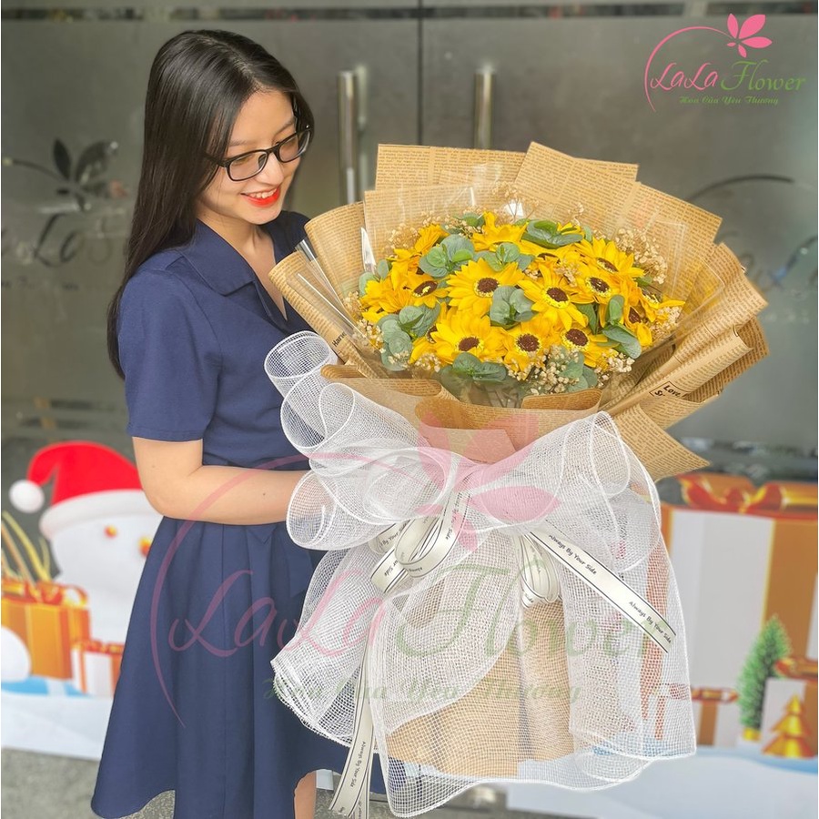 [HỎA TỐC] Bó hoa hướng dương & hoa hồng kèm gấu bông cánh hoa to, chắc chắn làm quà tặng lễ tốt nghiệp ý nghĩa Lala