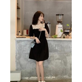 Váy đen nhún thân phối ren ngực