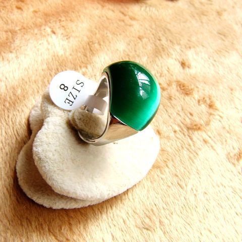 Nhẫn Thép Titan Không Phai Màu Đính Đá Opal Màu Xanh Lá Sang Trọng Cho Nữ