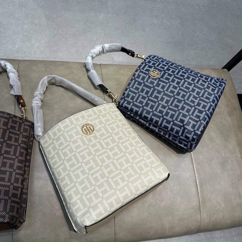 TÚI XÁCH BUCKET TOMMY HILFIGER