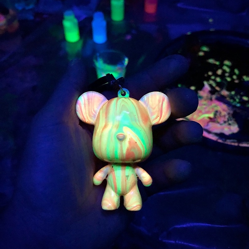 Phôi móc khóa gấu Bearbrick màu trắng 2 kiểu dáng loại mới có lỗ cắm ở chân phụ kiện DIY đổ màu tượng nhựa đồ chơi