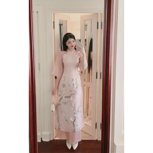 Áo dài tết cách tân thêu hoa