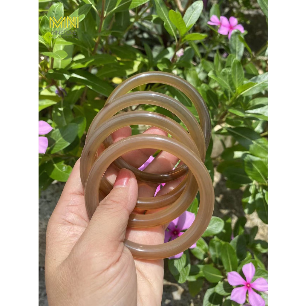 Vòng tuần sừng đeo tay màu sắc Trắng lưa kích thước 5,5-7,5cm dày 0,4-0,8cm trang sức đeo tay dành cho các chị em