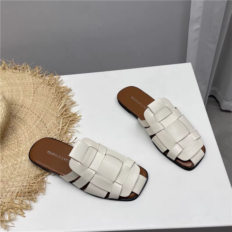 Dép sục bít mũi đan dây 2 màu đen trắng da mềm mã SDD