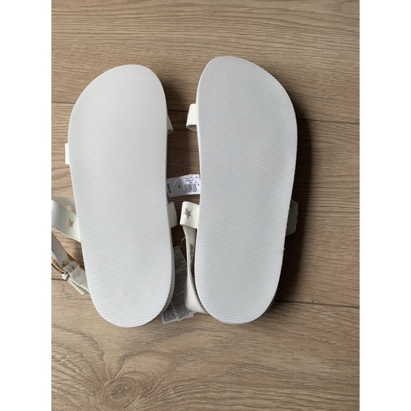 Giày Gap trắng size 36  newtag chính hãng