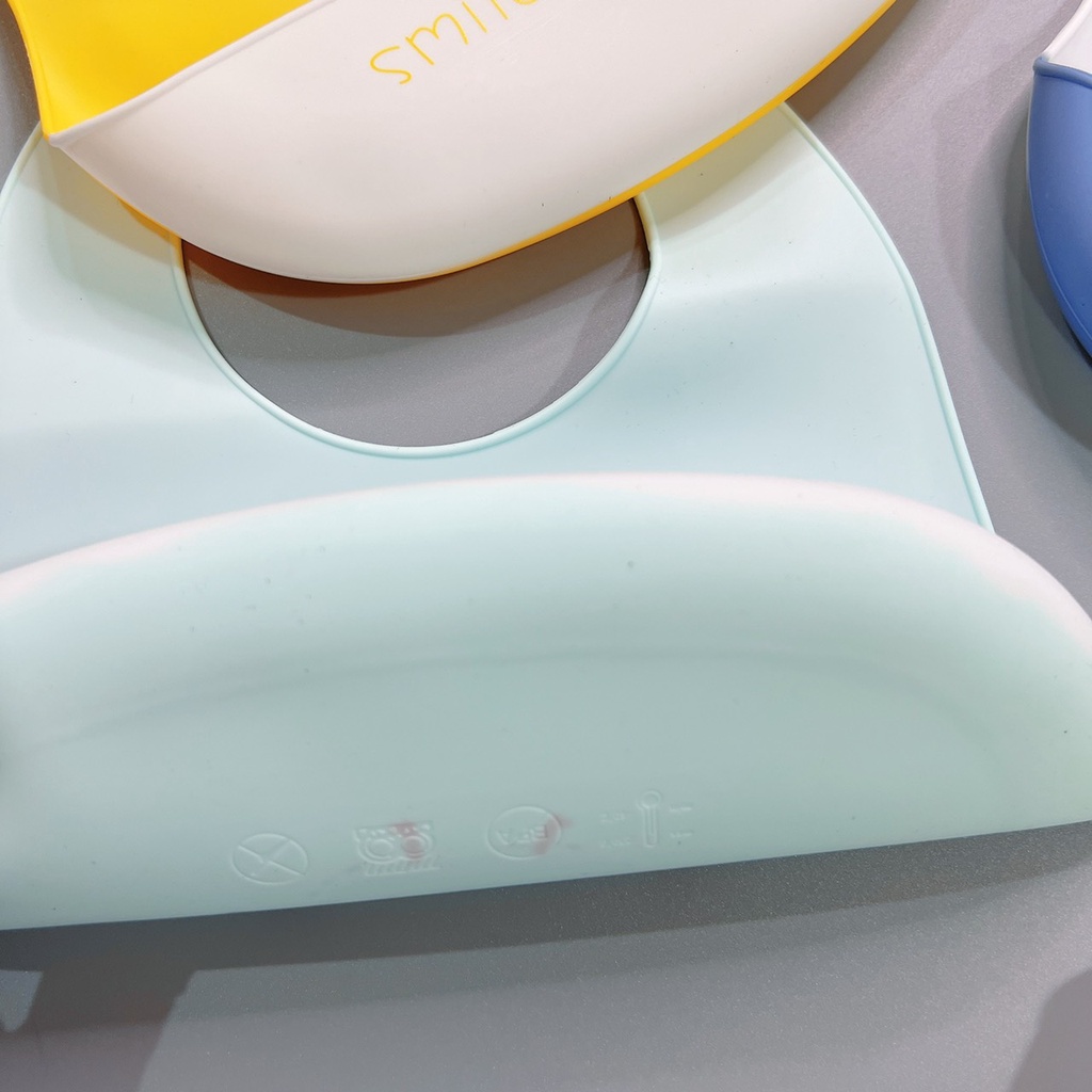 Yếm ăn dặm có máng HOLIDAY không bám bẩn, siêu mềm cao cấp cho bé yêu ăn dặm