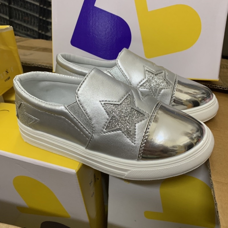 Giày bé gái . Giày lười bé gái phong cách Hàn Quốc.