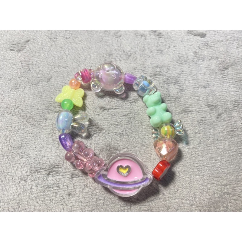 Vòng tay phối hạt nhựa lớn