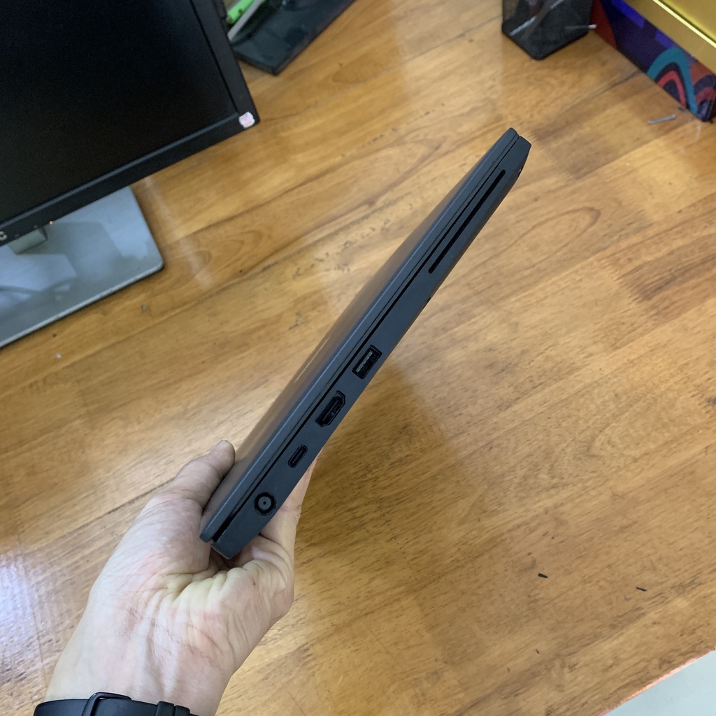 Laptop cũ DELL E7280 12.5" Core I5 3.00GHz 8G 240G