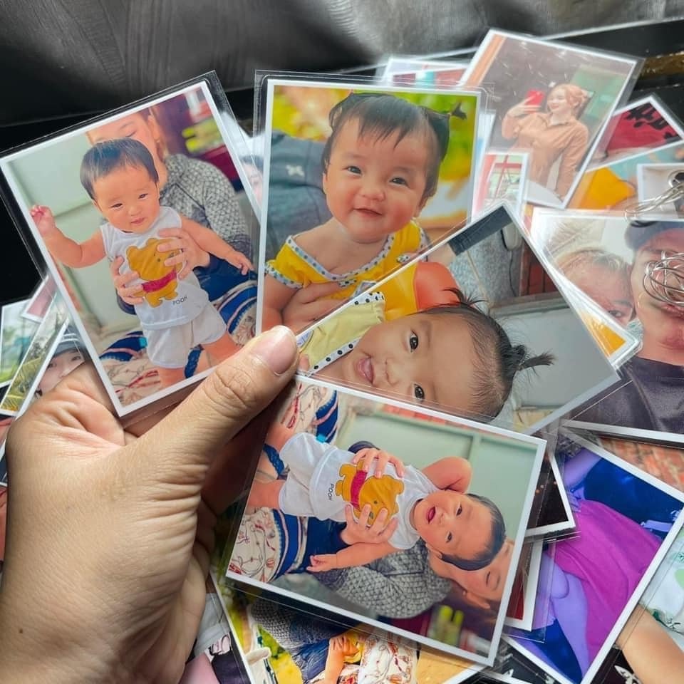 In Ảnh ép plastic in hình theo yêu cầu chất liệu bao bền không phai màu