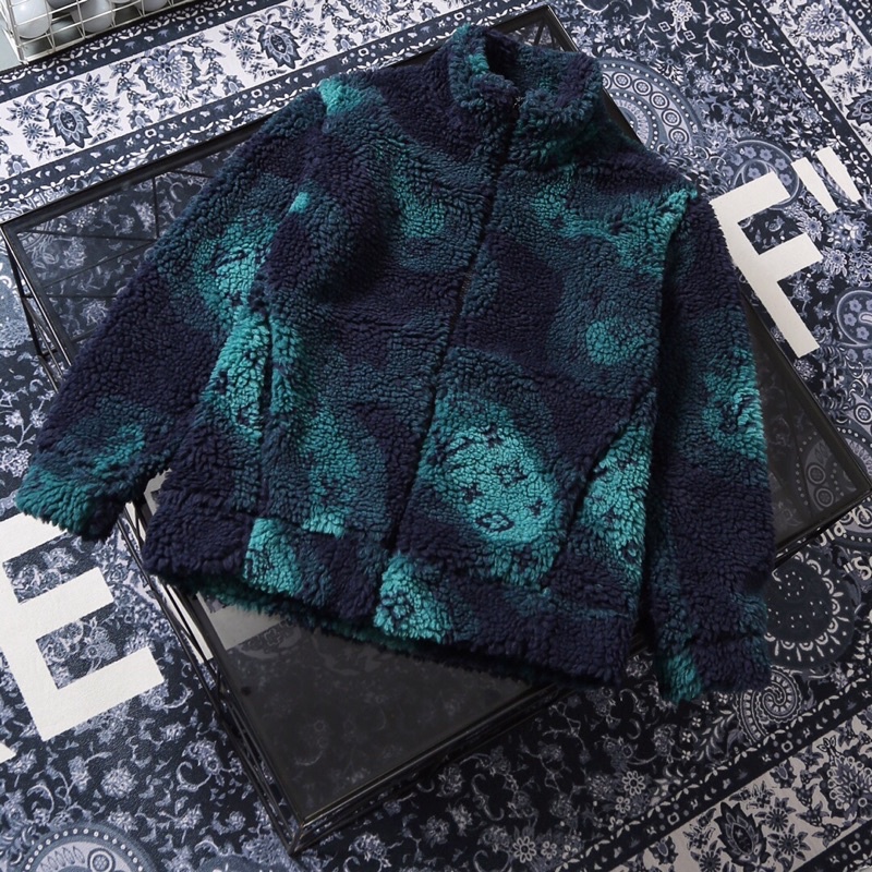 Áo khoác lông cừu hoạ tiết rằn ri màu xanh phong cách Louis Vuitton LV cao cấp 2022