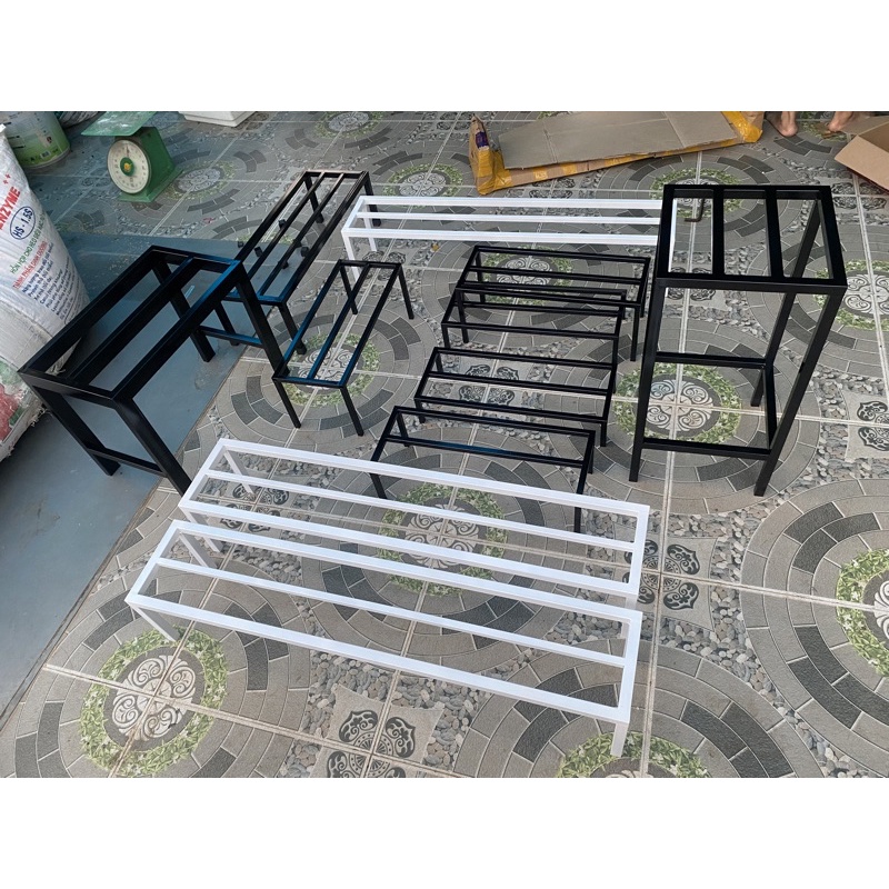 Kệ đặt riêng theo nhu cầu. cầu dắt xe. cao 20.ngang 60.dốc 80cm
