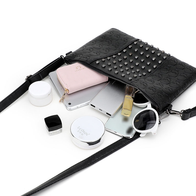 Túi Đeo Chéo Trang Trí Đinh Tán Hình Đầu Lâu Thời Trang Cho Nữ