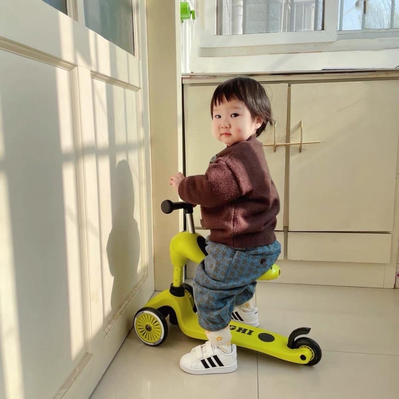 Giày trắng cho bé adidas chính hãng