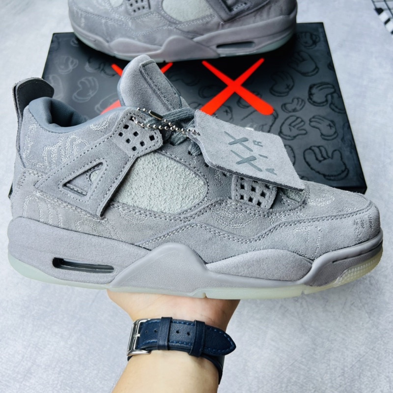 Giày thể thao sneaker cổ cao Air Jordan 4 AJ4 Kaws Hàng SC Da Lộn Đế Dạ Quang