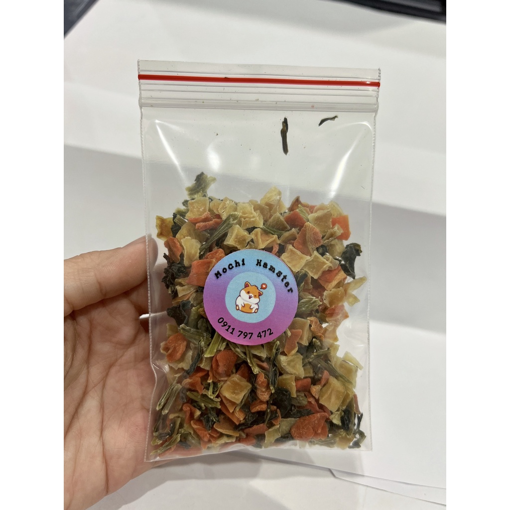 Rau củ sấy lạnh cho hamster . Salad rau củ