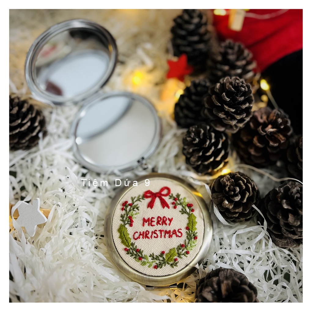 Gương thêu tay chủ đề Noel, Giáng Sinh - Quà tặng Noel cao cấp
