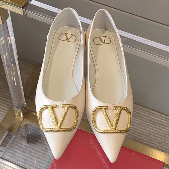 TVT4 Valentino flat shoes early spring pointed single shoes slip-on lazy shoes shallow mouth women's shoes calf leather Muller shoes