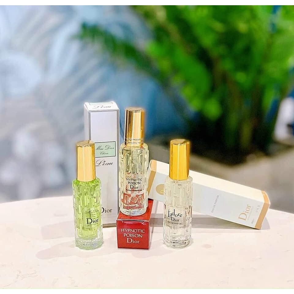 NƯỚC HOA CÔ GÁI CHÂN DÀI KARRI 30ML