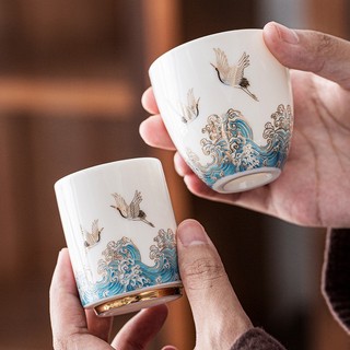 Tách uống trà bằng sứ trắng cỡ nhỏ họa tiết chú cừu vàng dễ thương