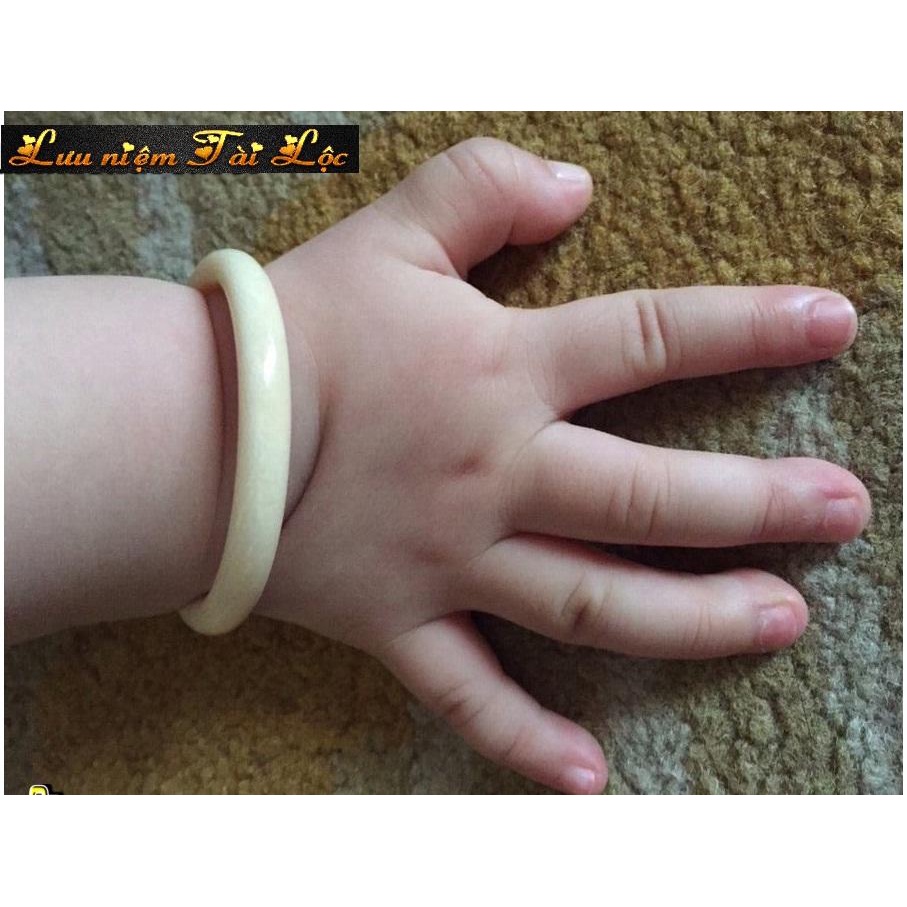 Vòng đeo tay em bé xương mỹ nghệ màu ngà mang đến bình an Dugi Store
