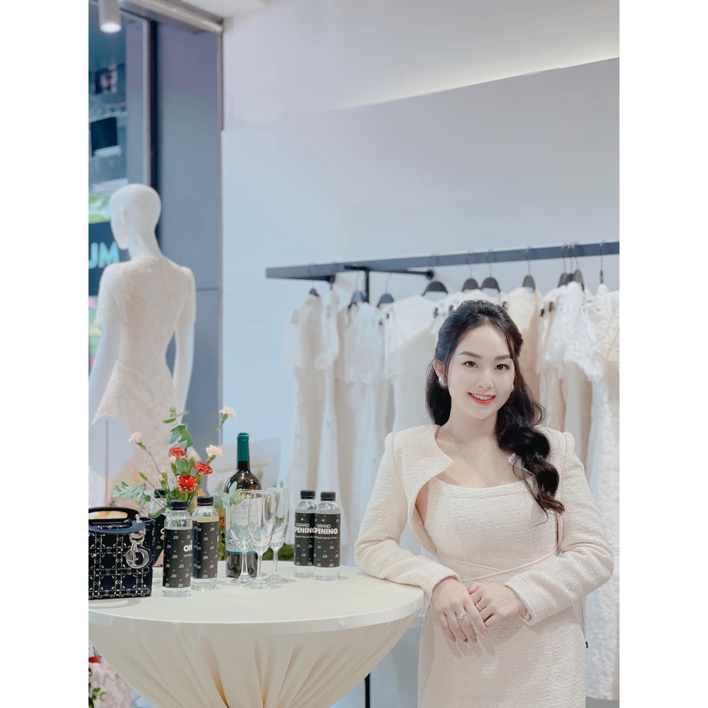 JM Dress Desgin - Áo croptop không cổ dài tay 5T09.2210TW