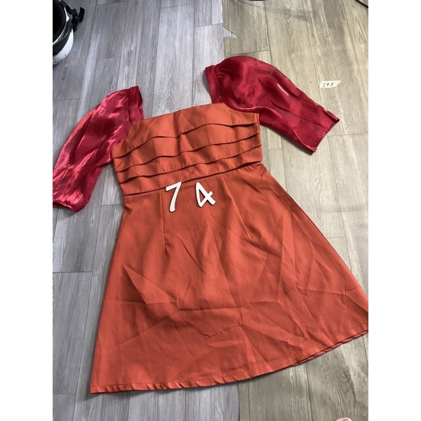 2hand đầm cam cổ vuông 181