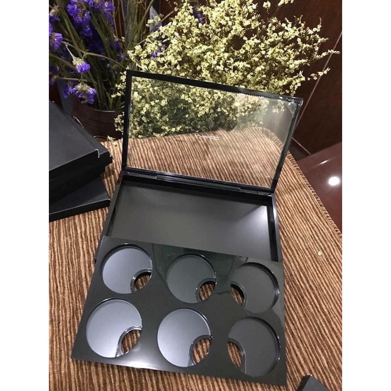 Khay đựng màu mắt rời của MAC