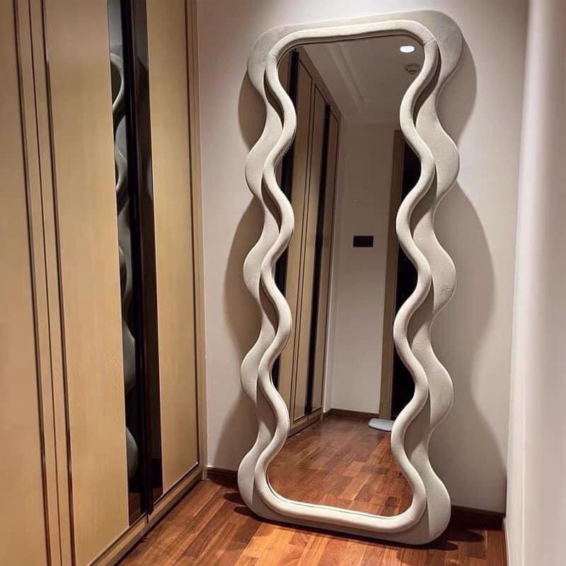 Gương soi toàn thân