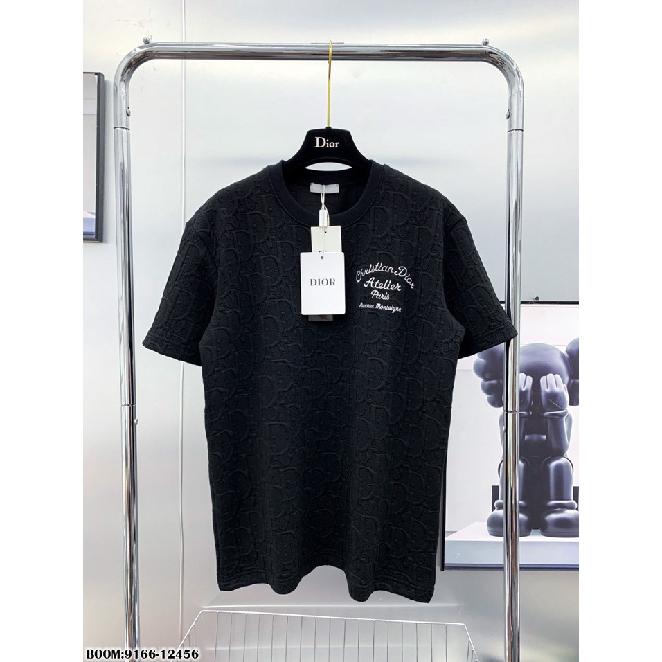 Áo Phông Nam Vân Nổi Thêu Chữ Christian Vải Mát Mịn - Áo Thun Nam DIO Vân Nổi Cao Cấp