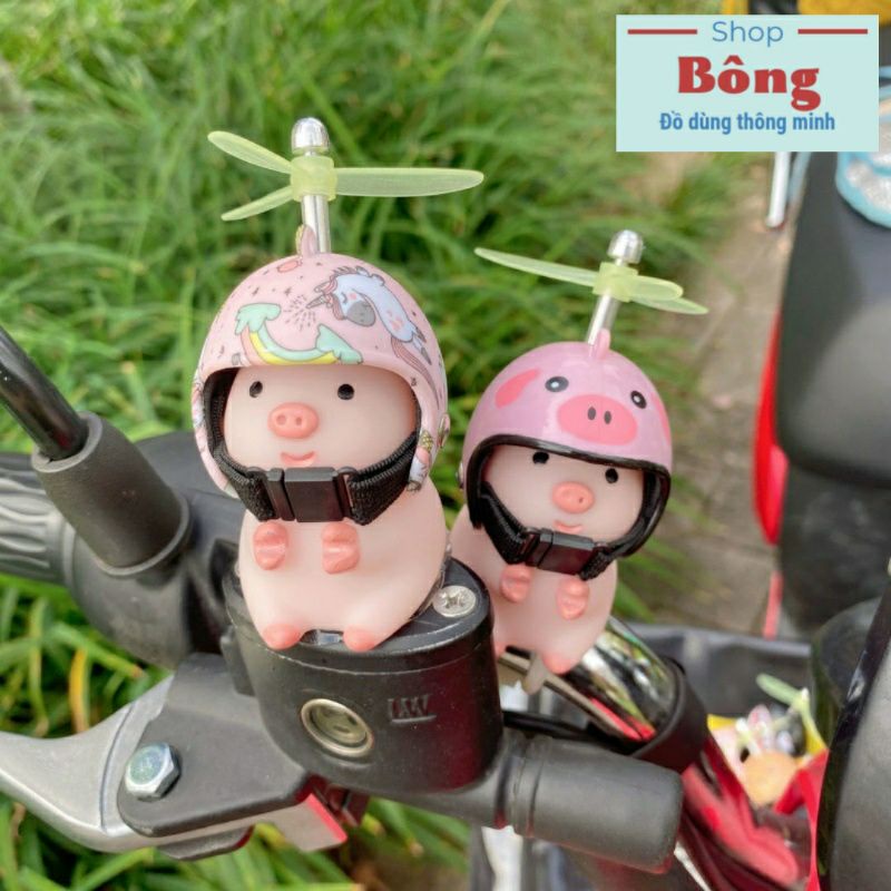 Heo hồng đội mũ bảo hiểm trang trí ô tô , xe máy , xe đạp