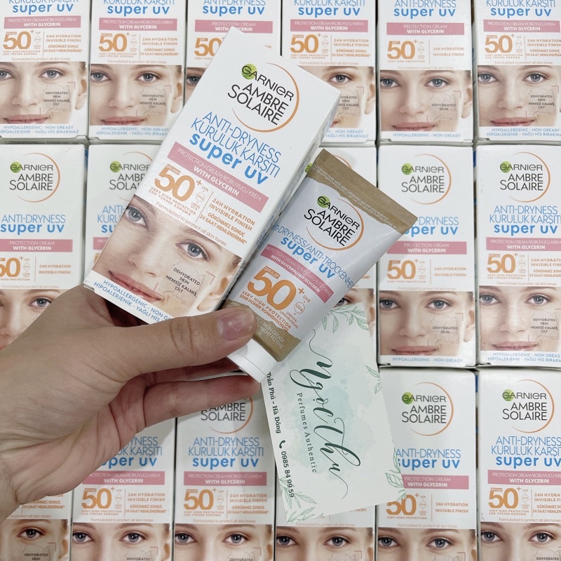 Kem/Sữa chống nắng Garnier Ambre Anti-Dryness / Solaire Sensitive Advanced SPF50+