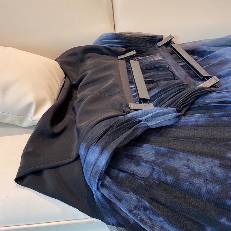 Chân váy ren dài xếp ly qccc