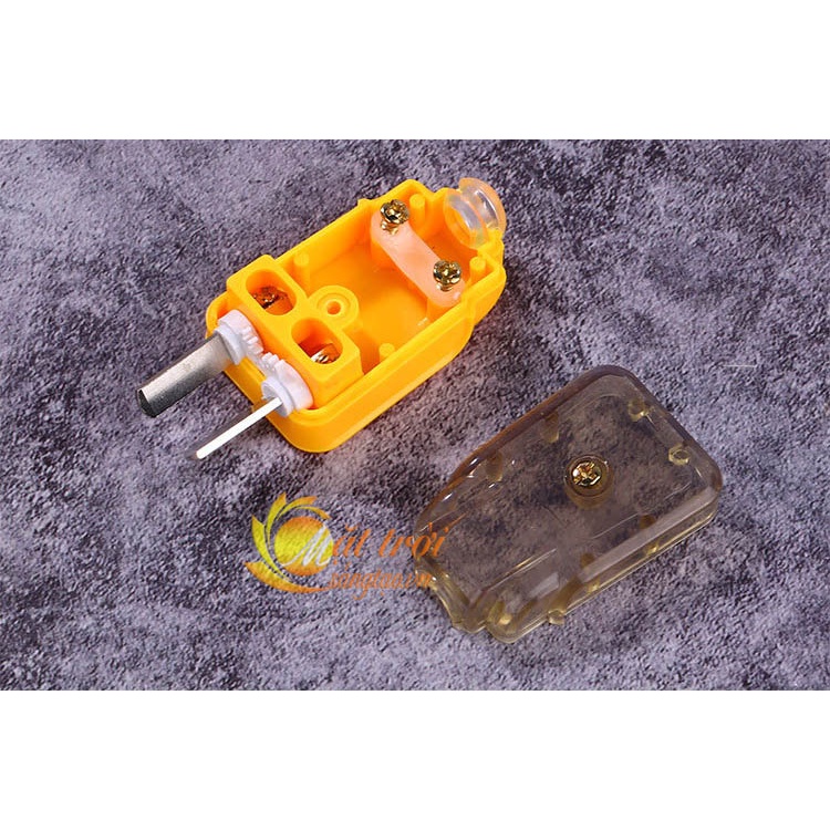 Phích cắm chân dẹt xoay