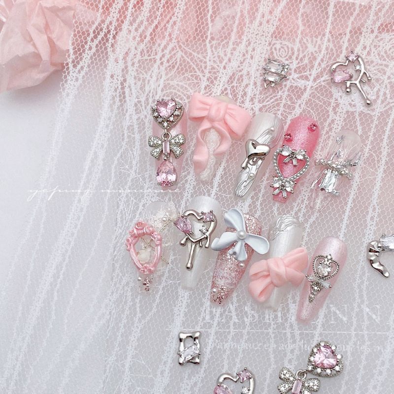 Charm tim đính đá nail-charm tim chảy đá nail cao cấp