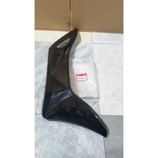 Tấm ốp sàn bên phải - thanh cạnh honda pcx 125 năm 2014-2015-2016 màu đen.
