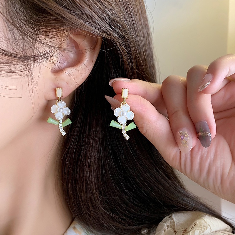 Khuyên Tai Dạng Kẹp Không Cần Bấm Lỗ Hình Hoa Sơn Dầu Tối Giản CEk774